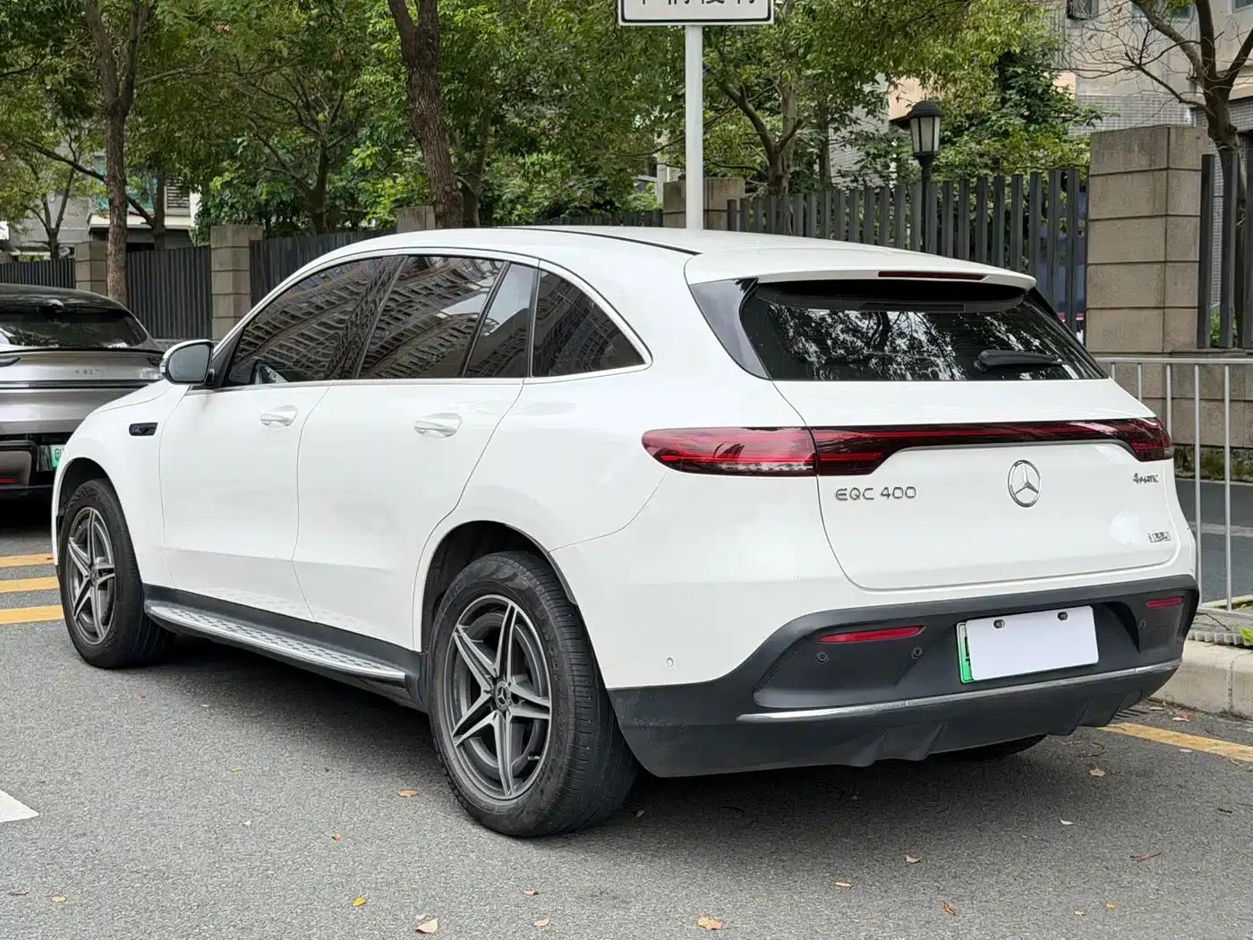 Mercedes-Benz EQC 2020 Model EQC 400 4MATIC — миниатюра 11