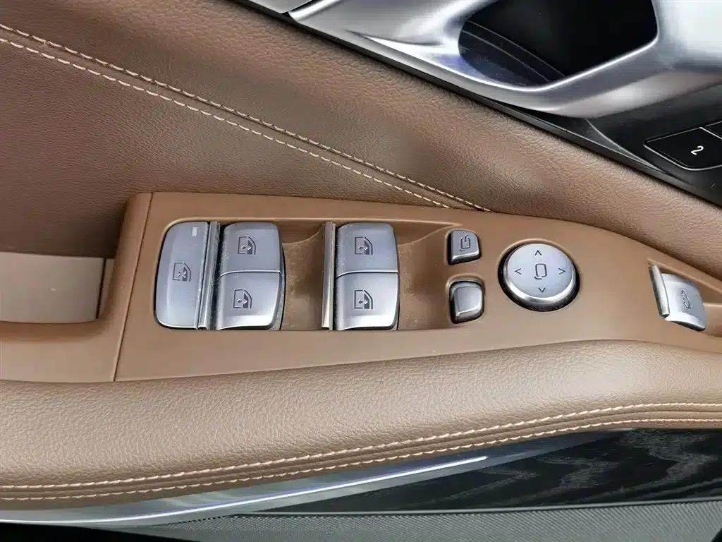 BMW X7 2022 xDrive40i Leading Luxury Package — миниатюра 9