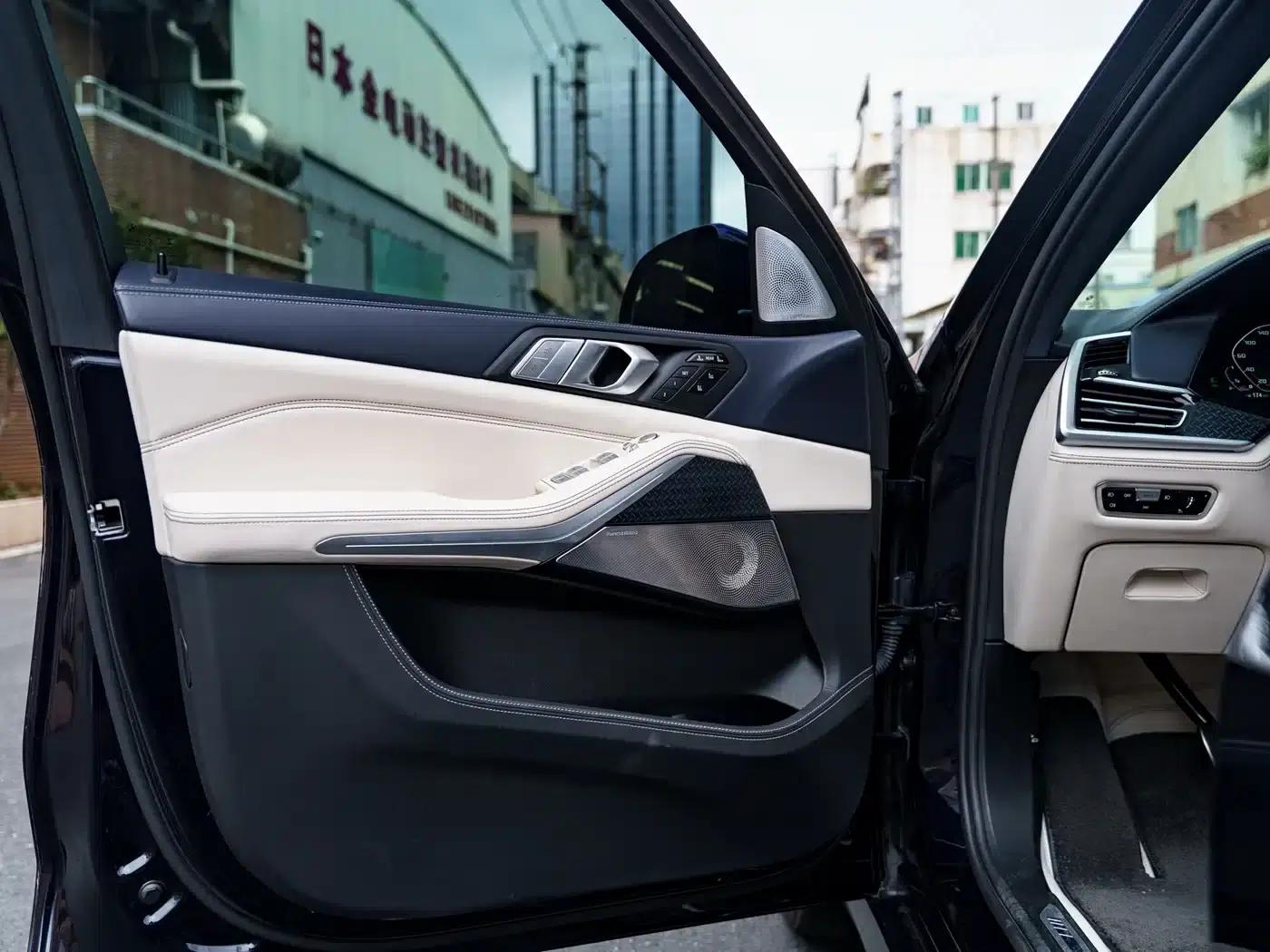 BMW X7 2022 xDrive M50i — миниатюра 7