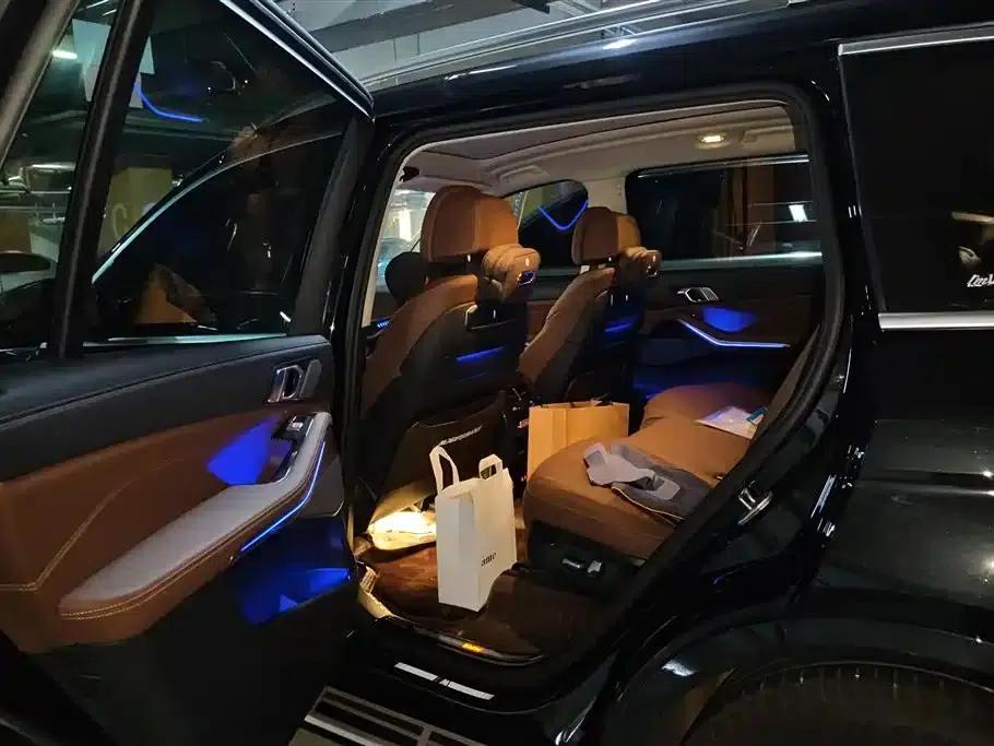 BMW X7 2024 xDrive40i Leading Luxury Package — миниатюра 11
