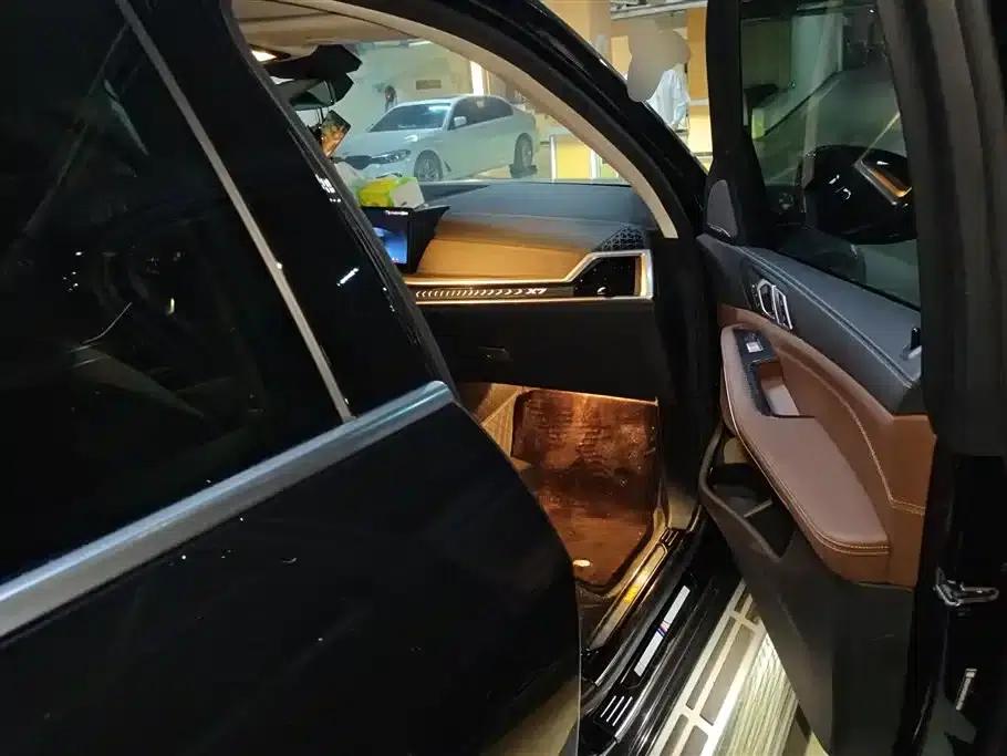 BMW X7 2024 xDrive40i Leading Luxury Package — миниатюра 8