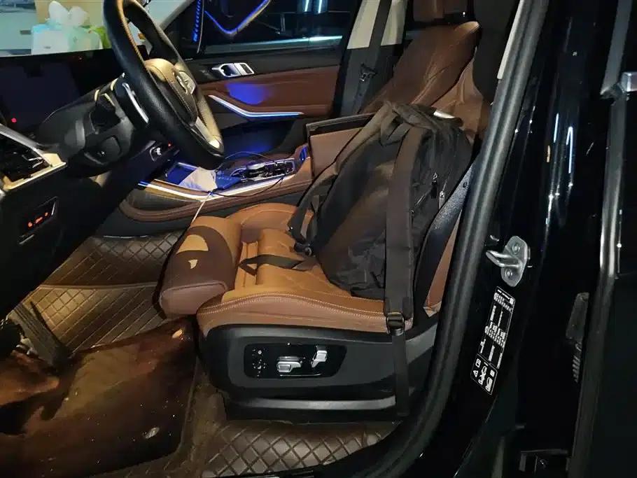 BMW X7 2024 xDrive40i Leading Luxury Package — миниатюра 9