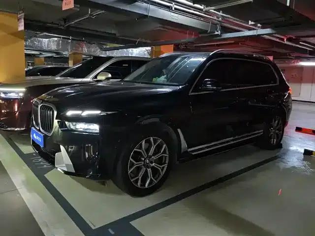 BMW X7 2024 xDrive40i Leading Luxury Package