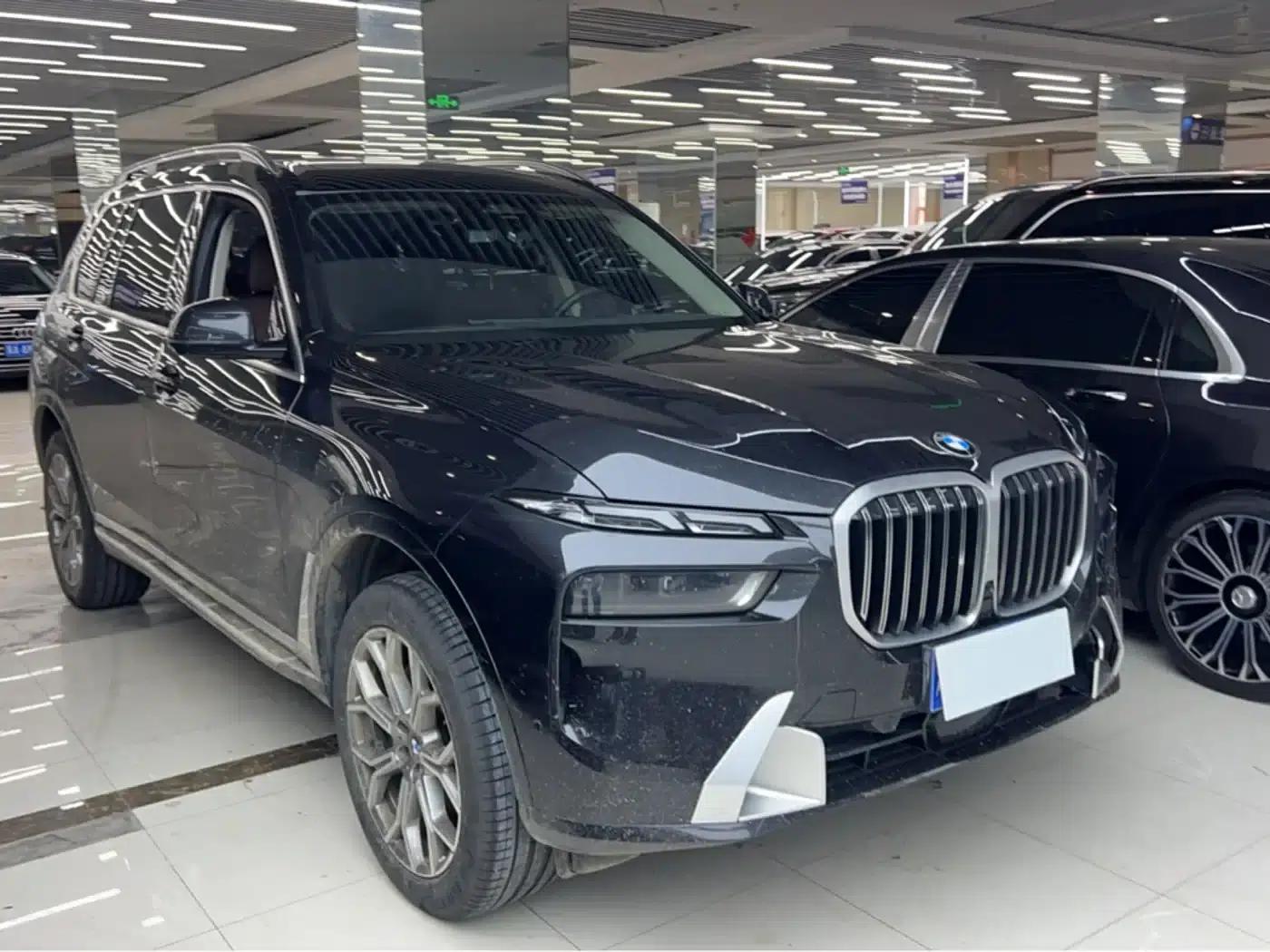 BMW X7 2024 xDrive40i Leading Luxury Package — миниатюра 3