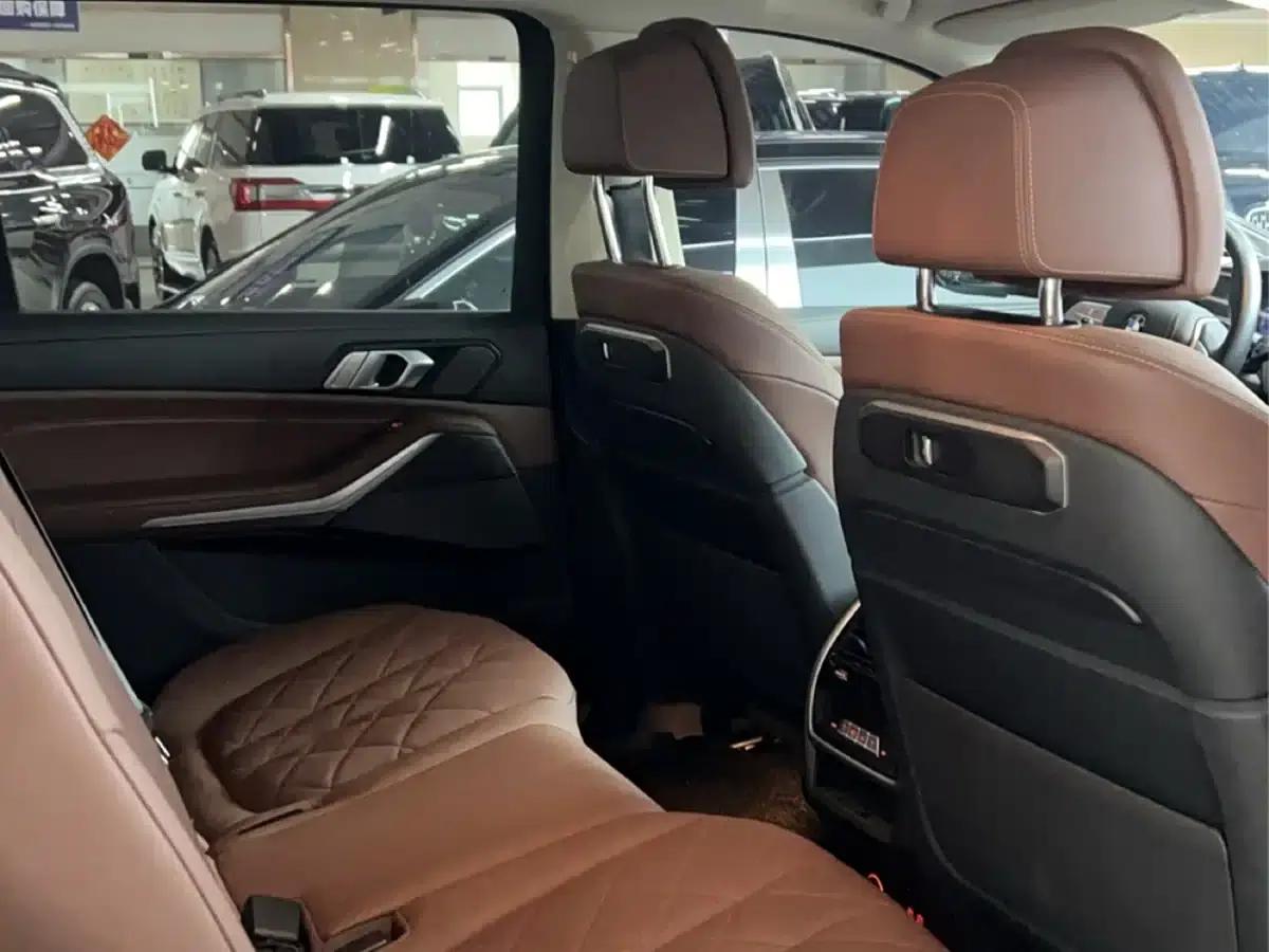 BMW X7 2024 xDrive40i Leading Luxury Package — миниатюра 7