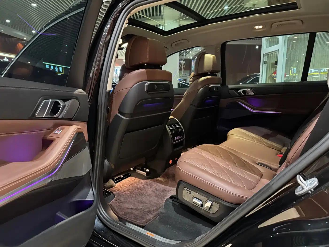 BMW X7 2023 xDrive40i Leading Luxury Package — миниатюра 7