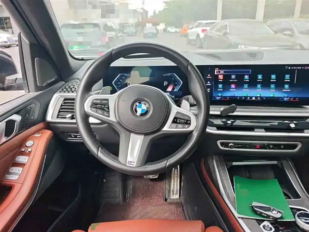 BMW X7 2023 xDrive40i Leading Luxury Package — миниатюра 17