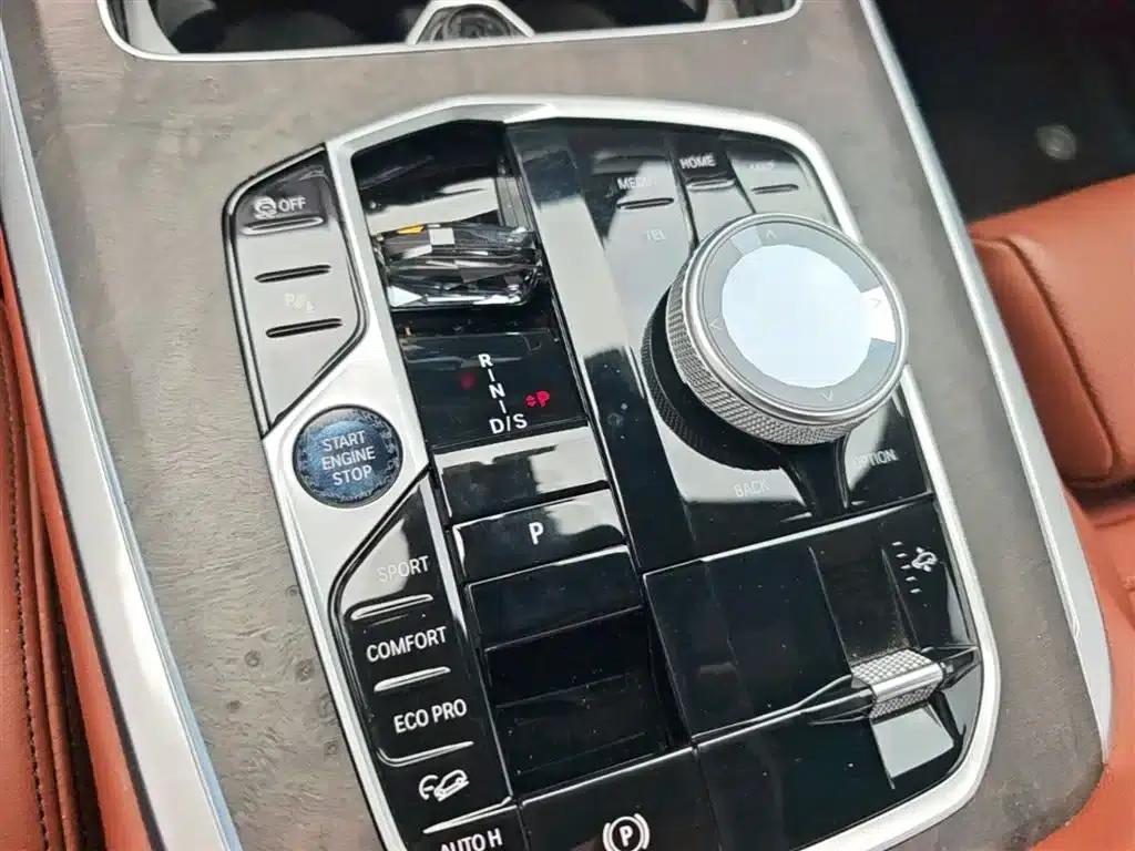 BMW X7 2023 xDrive40i Leading Luxury Package — миниатюра 21