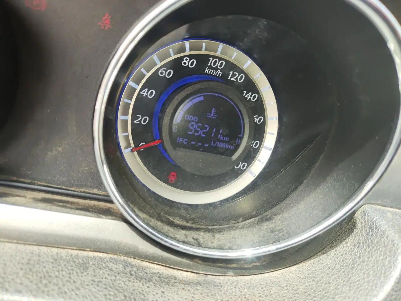 Great Wall C30 2012 1.5L Manual Luxury Version — миниатюра 13