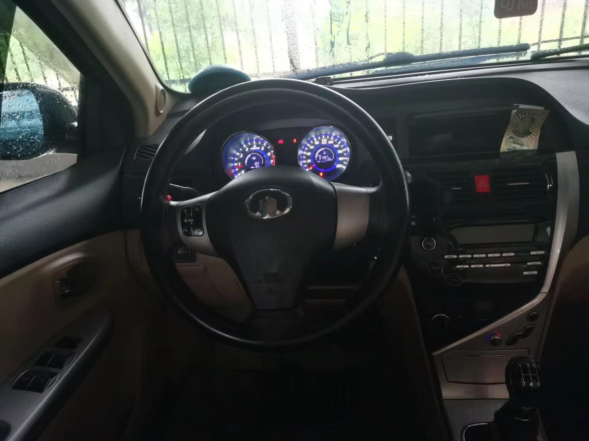 Great Wall C30 2013 1.5L Manual Luxury Model — миниатюра 11