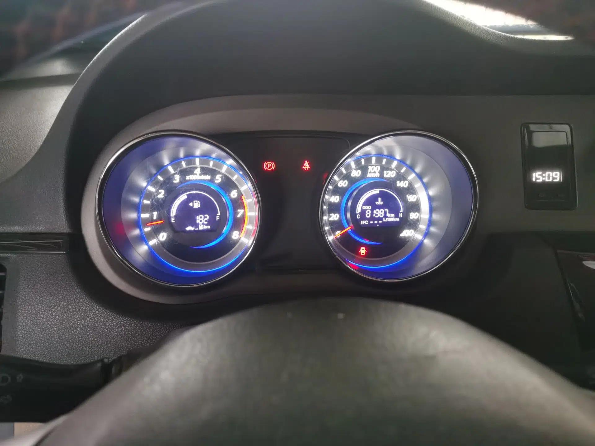 Great Wall C30 2013 1.5L Manual Luxury Model — миниатюра 12