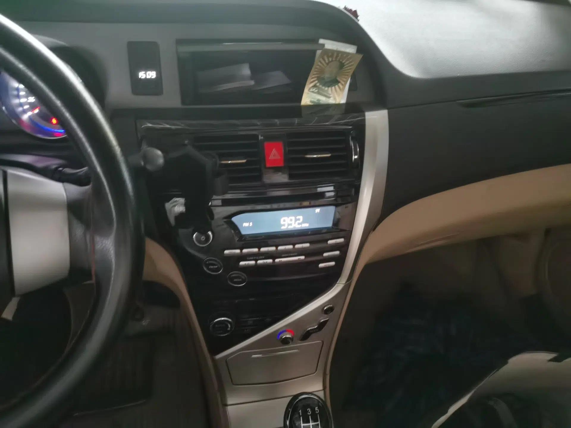 Great Wall C30 2013 1.5L Manual Luxury Model — миниатюра 14