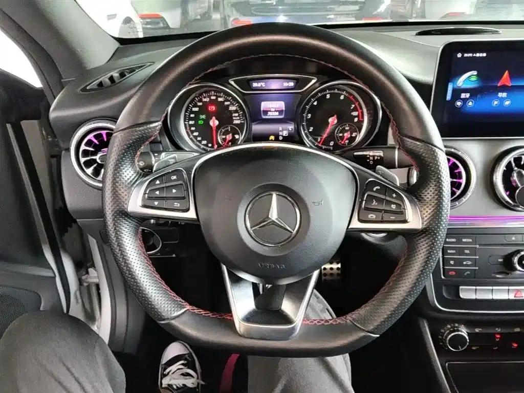 Imported Mercedes-Benz CLA 2017 CLA 220 4MATIC — миниатюра 11