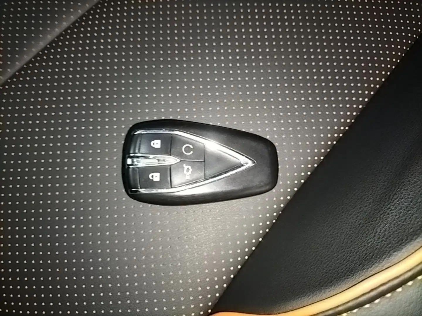 CHANGAN OSHAN X7 PLUS 2022 1.5T Blue Whale Edition Automatic ZhiZun Model — миниатюра 12