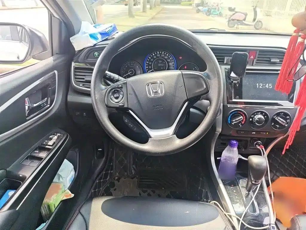 Honda Crider 2015 1.8L Automatic Deluxe Edition — миниатюра 3