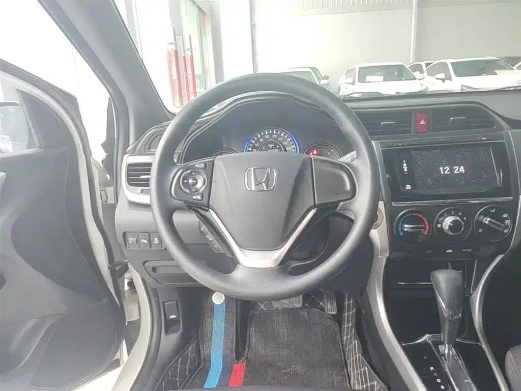 Honda Crider 2016 1.8L CVT Deluxe Edition — миниатюра 11