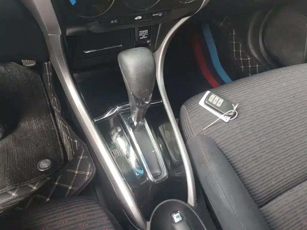 Honda Crider 2016 1.8L CVT Deluxe Edition — миниатюра 14