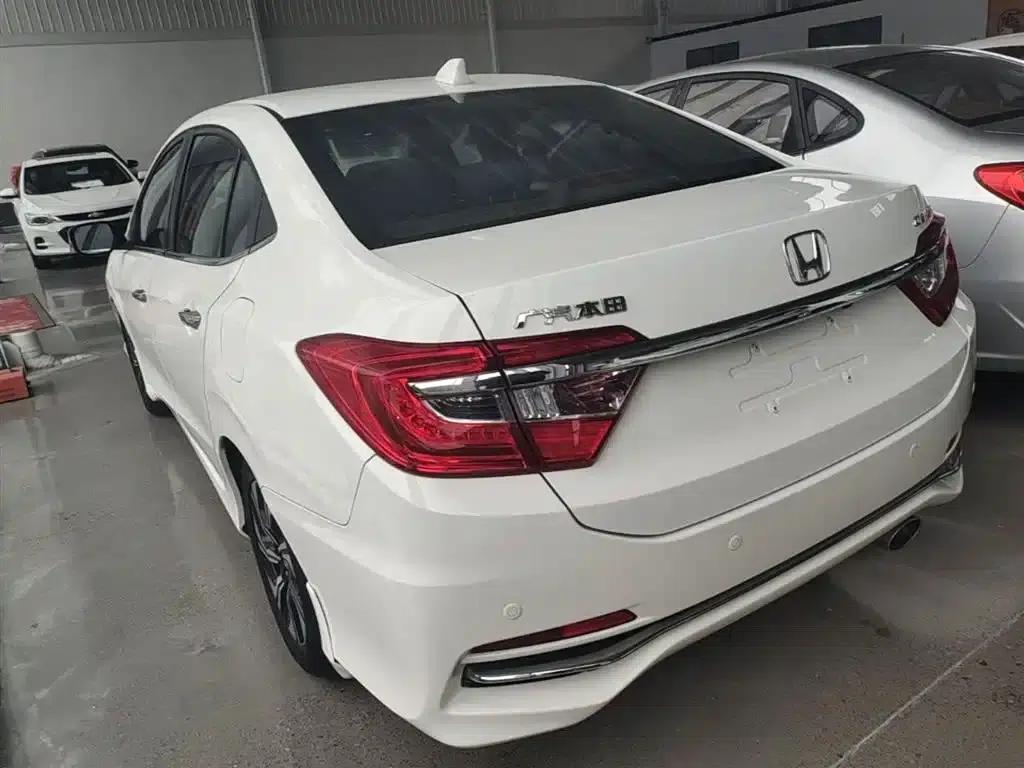 Honda Crider 2016 1.8L CVT Deluxe Edition — миниатюра 5