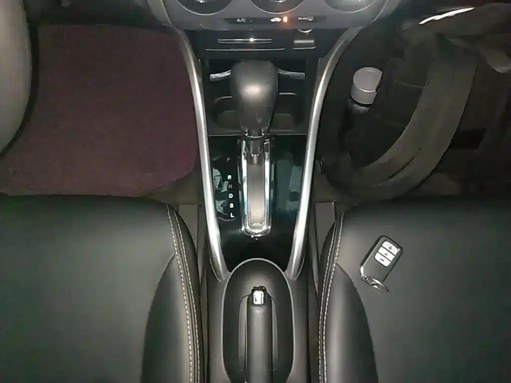 Honda Crider 2016 1.8L CVT Deluxe Edition — миниатюра 14