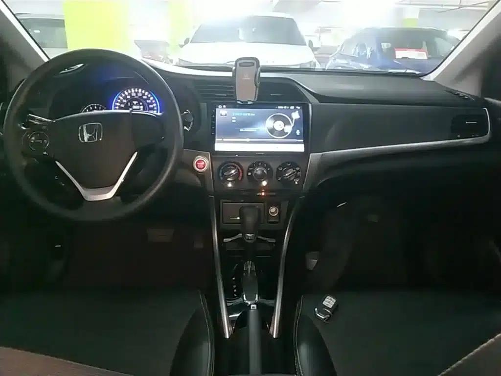 Honda Crider 2016 1.8L CVT Deluxe Edition — миниатюра 10