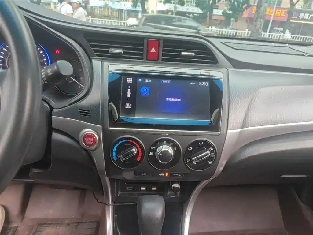 Honda Crider 2016 1.8L CVT Deluxe Edition — миниатюра 13