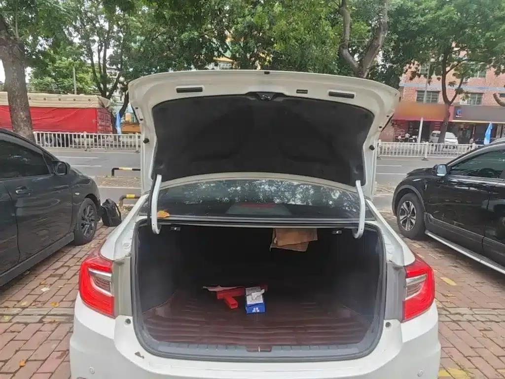 Honda Crider 2016 1.8L CVT Deluxe Edition — миниатюра 19