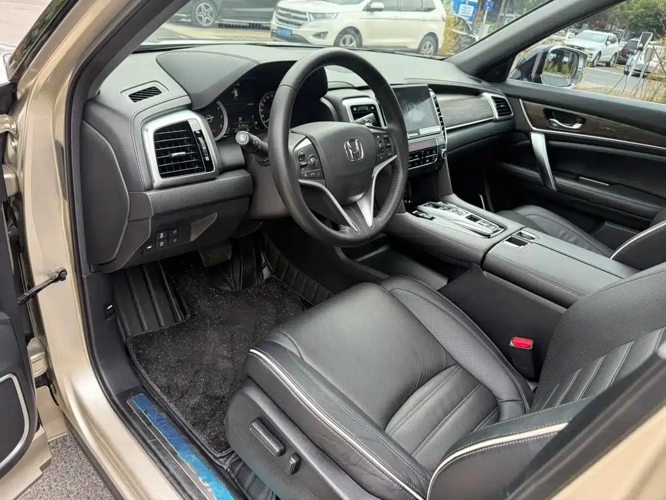 Honda UR-V 2017 370TURBO 4WD Premium Edition (National V Emission Standard) — миниатюра 13