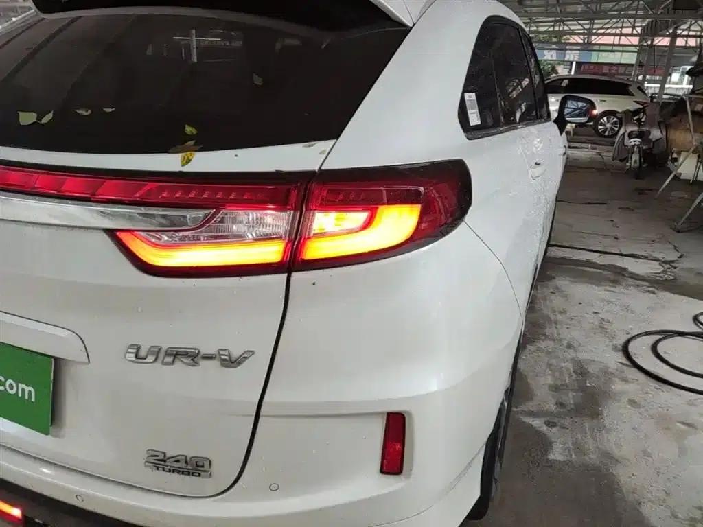 Honda UR-V 2017 240TURBO 2WD Luxury Edition (China V Emission Standard) — миниатюра 8