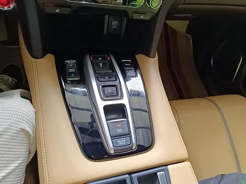 Honda UR-V 2020 370TURBO 2WD Premium Edition — миниатюра 14