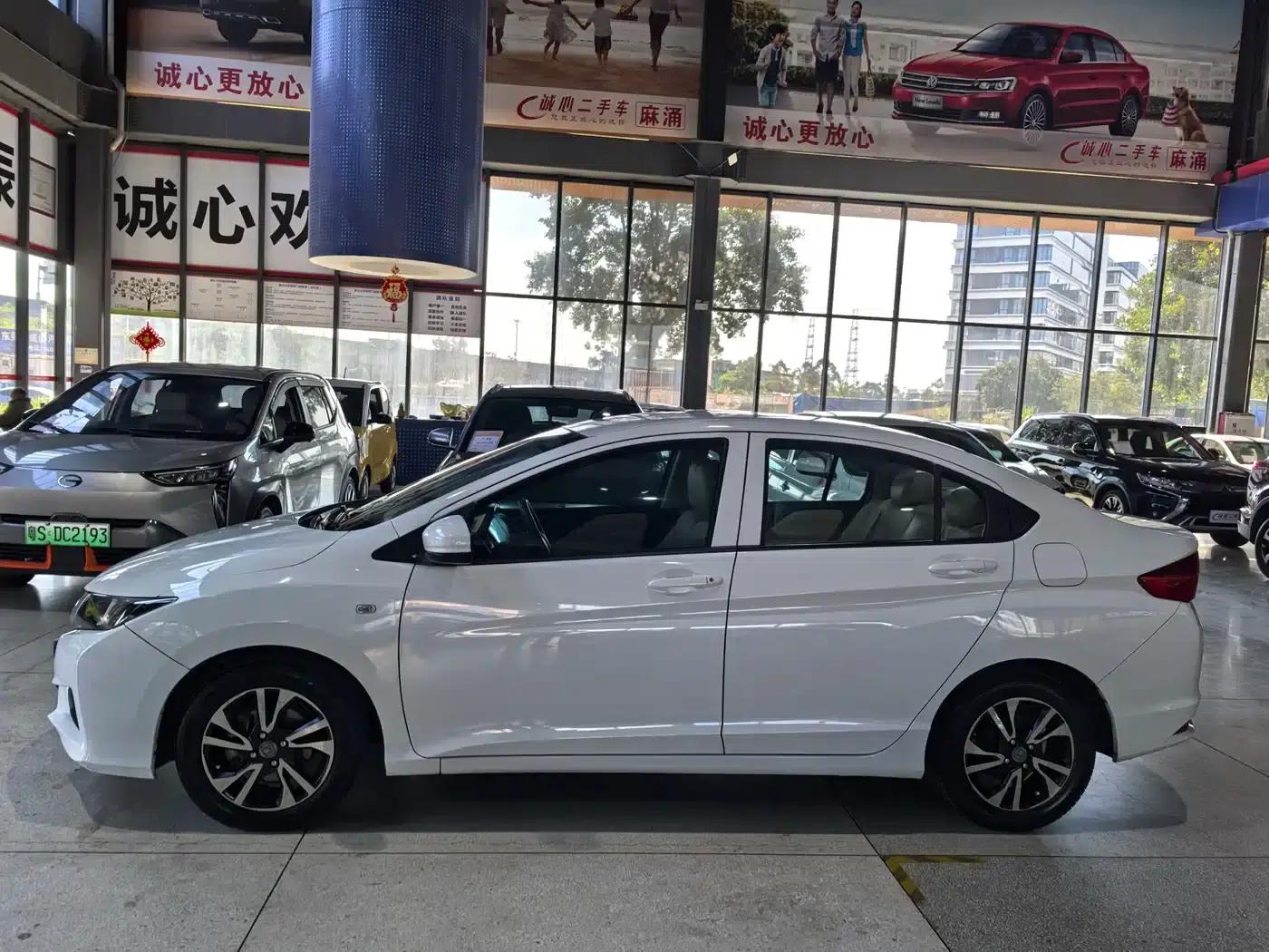 Honda City 2015 1.5L Manual Entry-level Edition — миниатюра 2