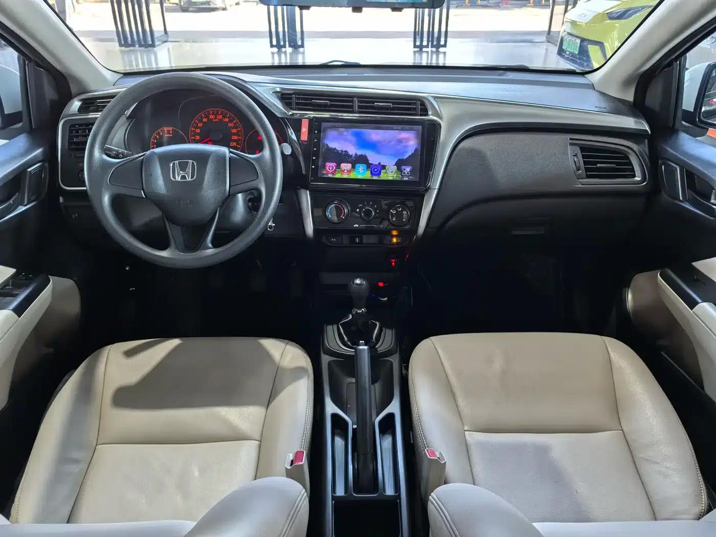 Honda City 2015 1.5L Manual Entry-level Edition — миниатюра 15