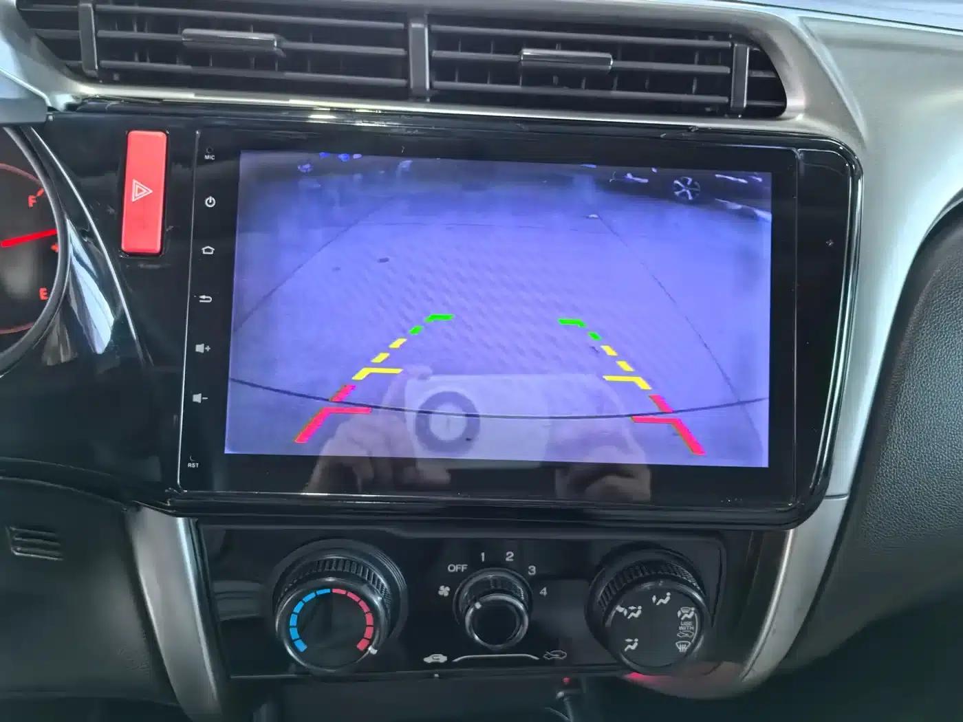 Honda City 2015 1.5L Manual Entry-level Edition — миниатюра 16