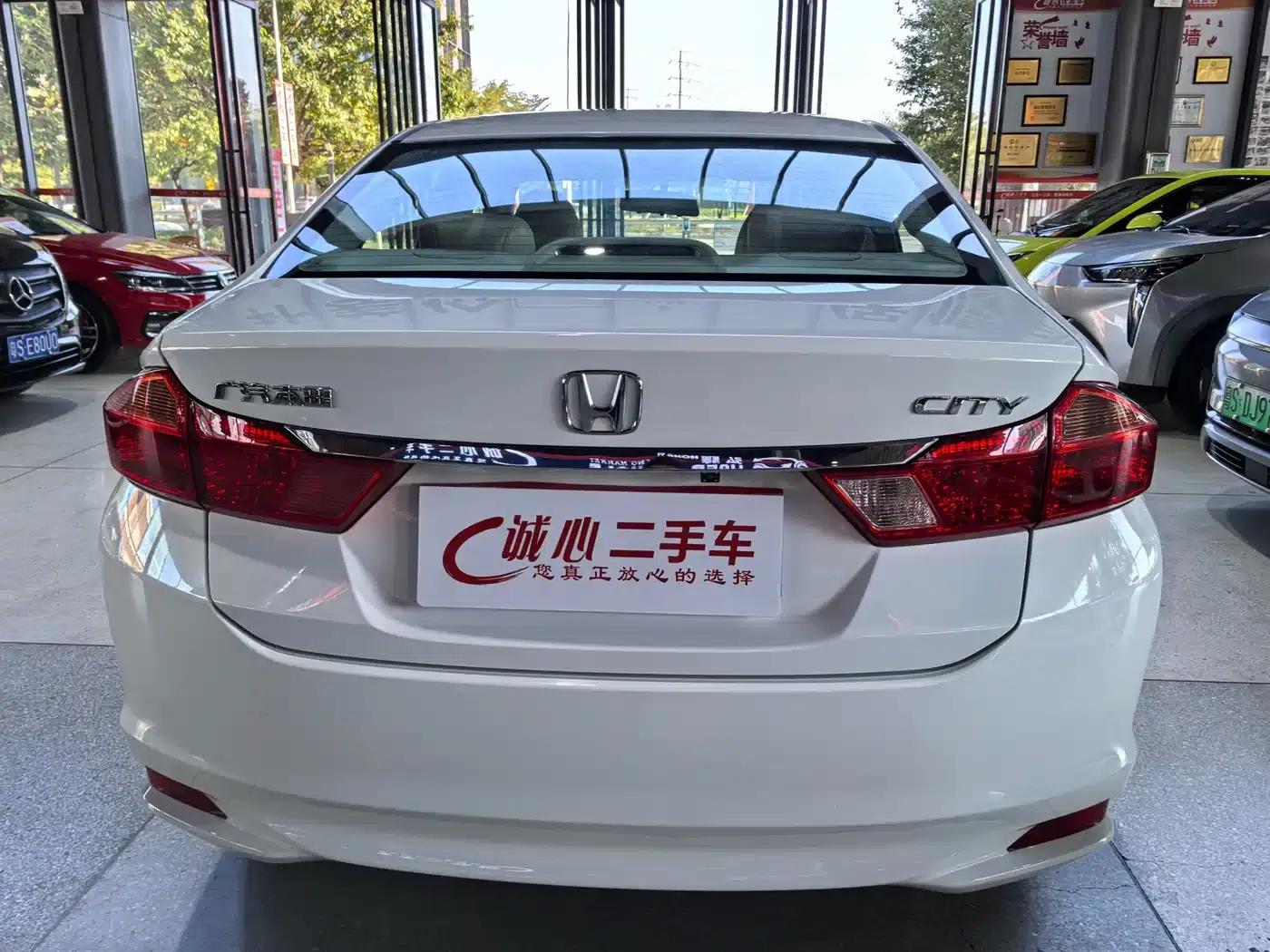 Honda City 2015 1.5L Manual Entry-level Edition — миниатюра 5