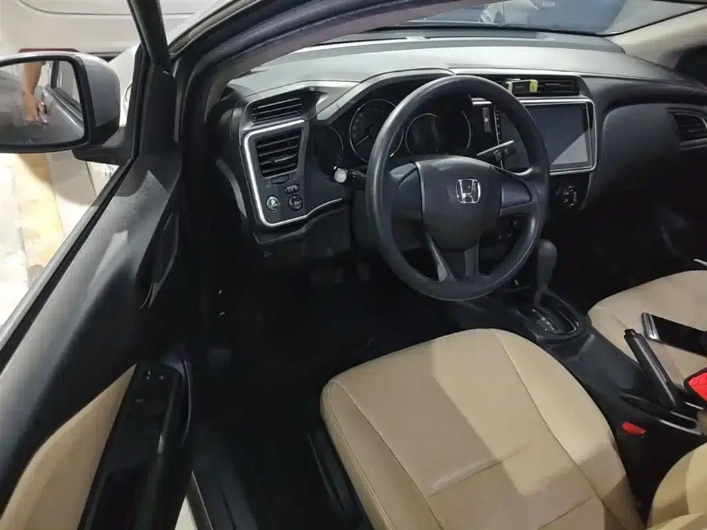 Honda City 2018 1.5L CVT Sport Edition — миниатюра 16