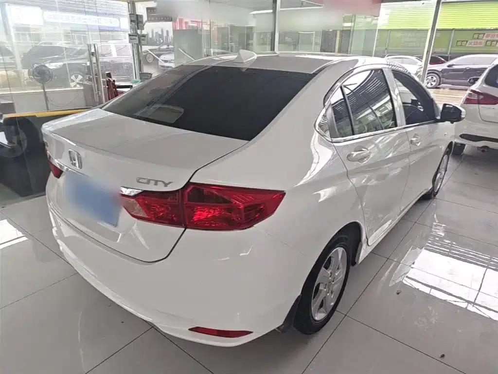 Honda City 2017 1.5L CVT Elite Edition — миниатюра 7