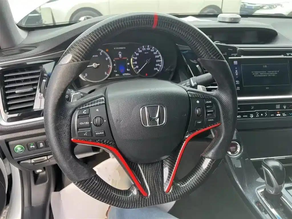Spirior 2015 2.4L Premium Edition — миниатюра 11