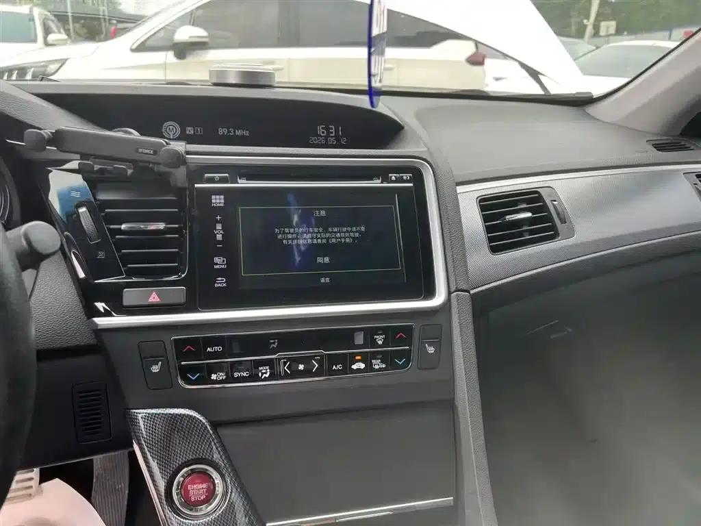 Spirior 2015 2.4L Premium Edition — миниатюра 13