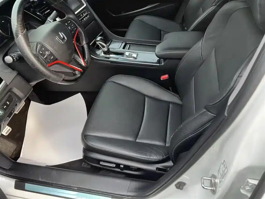Spirior 2015 2.4L Premium Edition — миниатюра 15