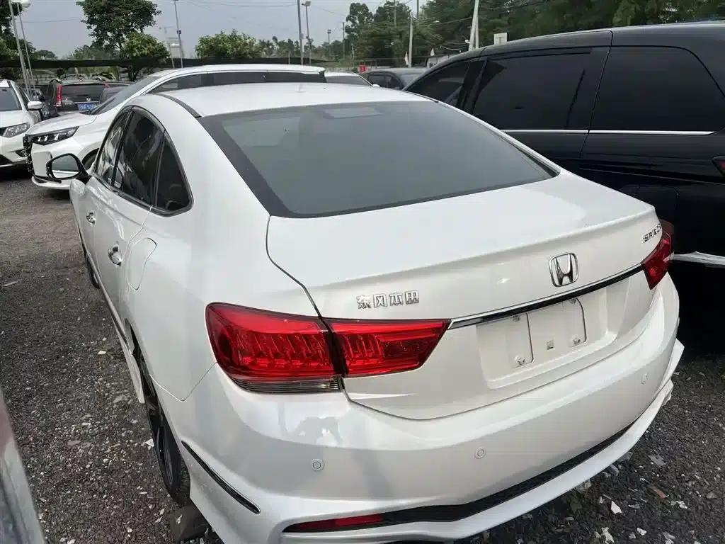 Spirior 2015 2.4L Premium Edition — миниатюра 5