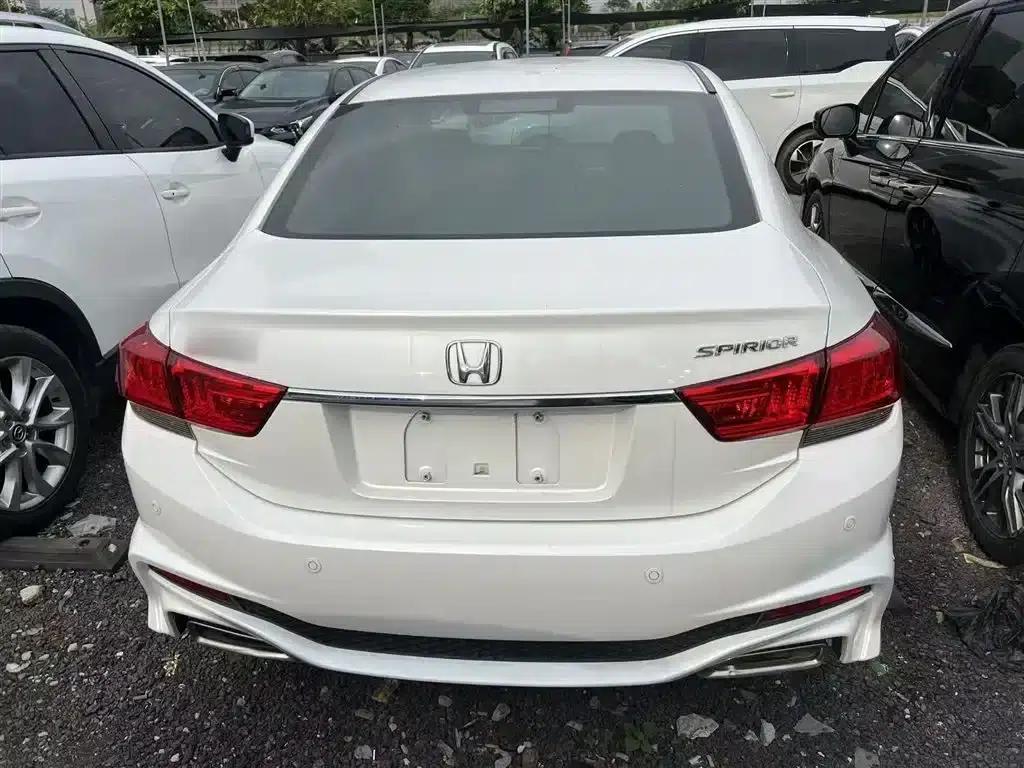 Spirior 2015 2.4L Premium Edition — миниатюра 6