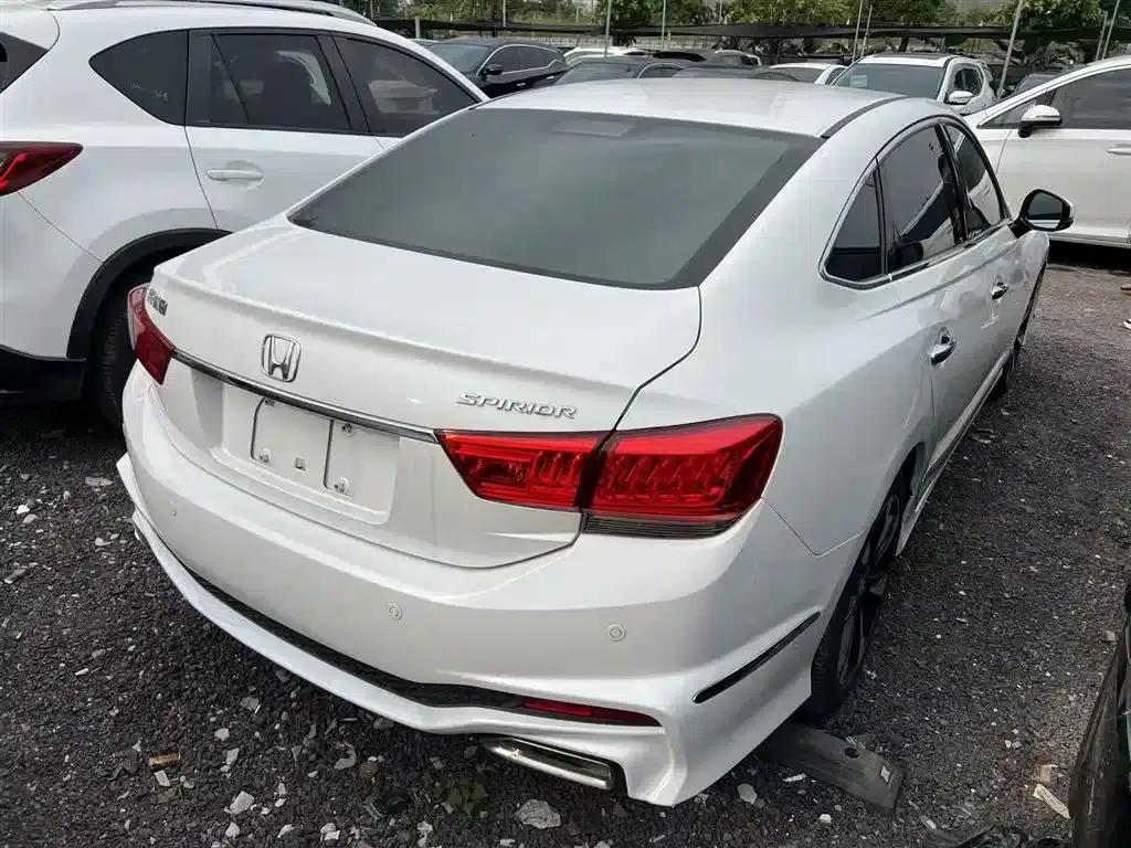 Spirior 2015 2.4L Premium Edition — миниатюра 7