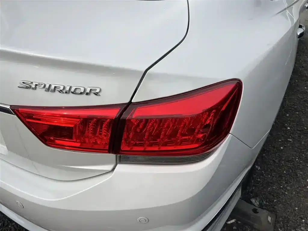 Spirior 2015 2.4L Premium Edition — миниатюра 8