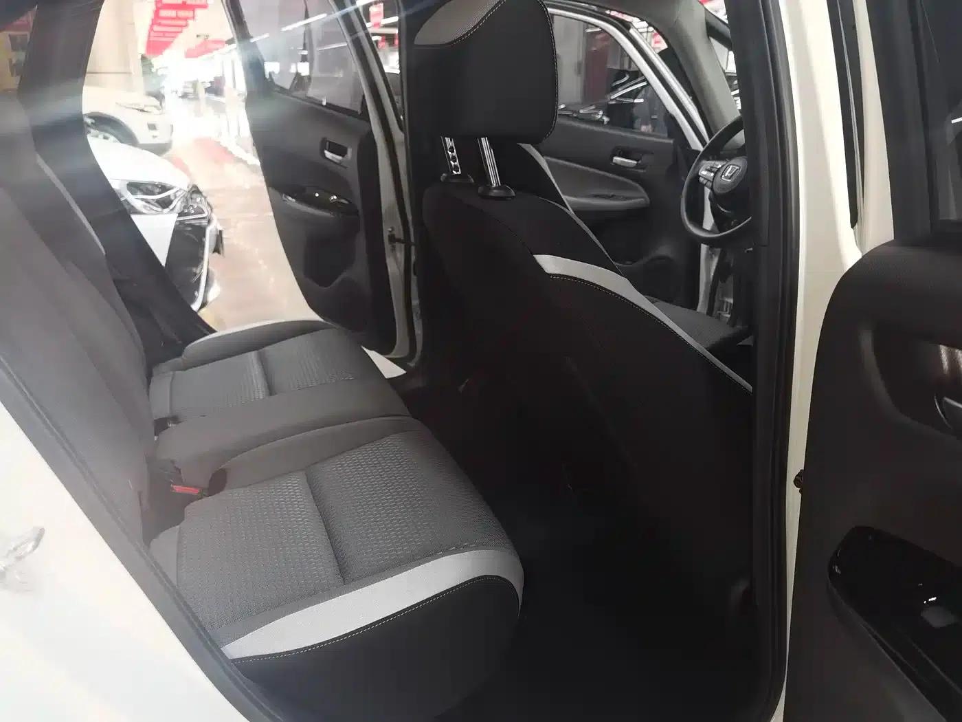 LIFE 2021 1.5L CVT CRO-S Fun Edition — миниатюра 14