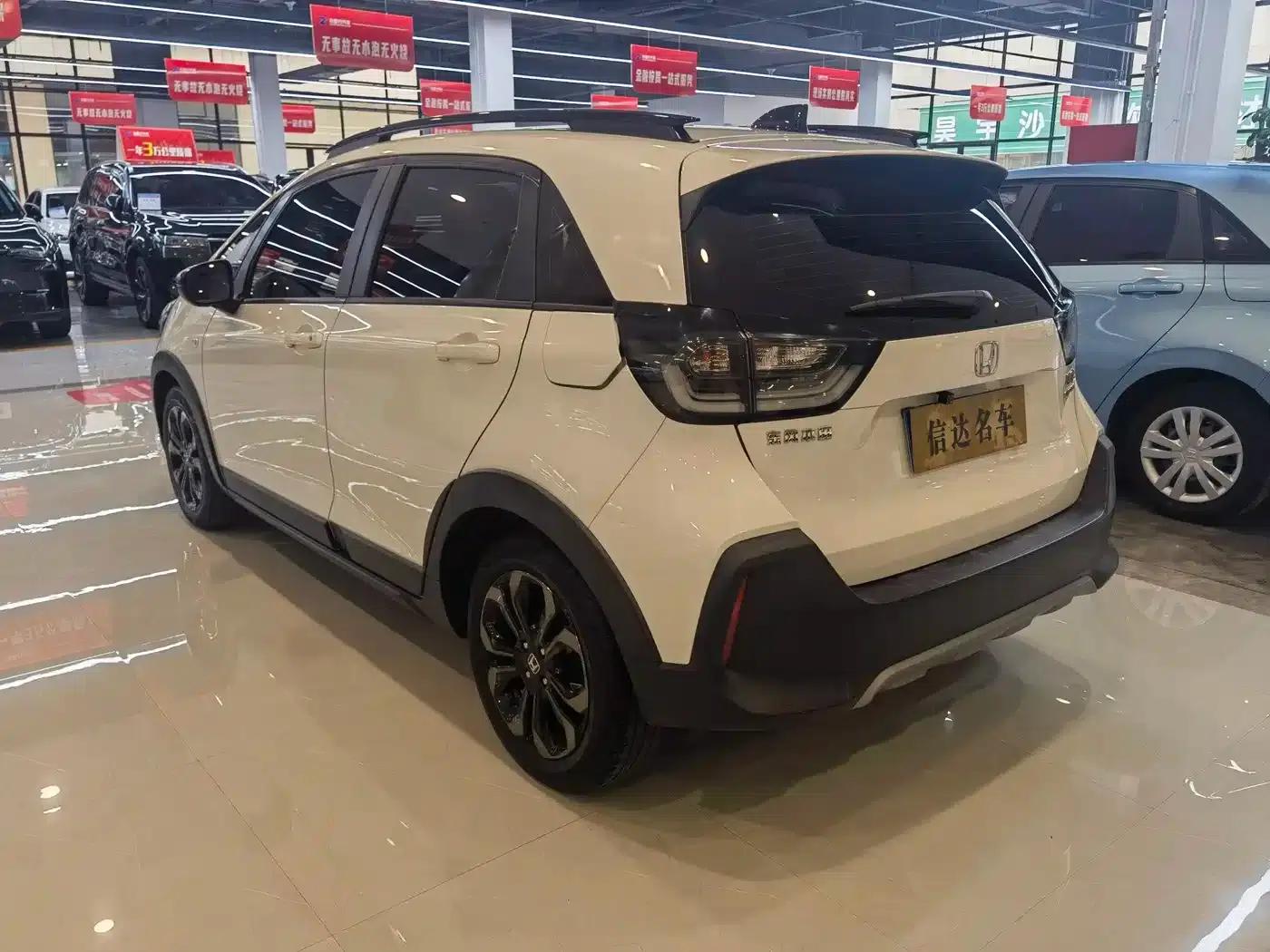 LIFE 2021 1.5L CVT CRO-S Fun Edition — миниатюра 16