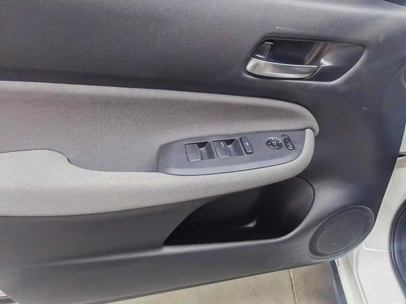 LIFE 2021 1.5L CVT CRO-S Fun Edition — миниатюра 4