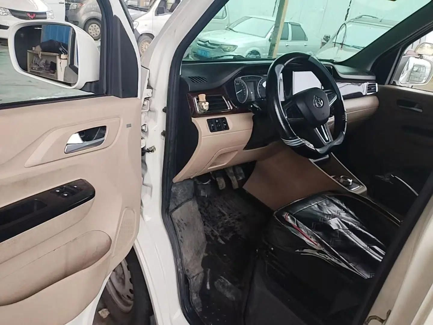 CHANGAN KUAYUE Xing V5 EV 2024 Smart Edition 6-Seater Side-Hinged Doors — миниатюра 19