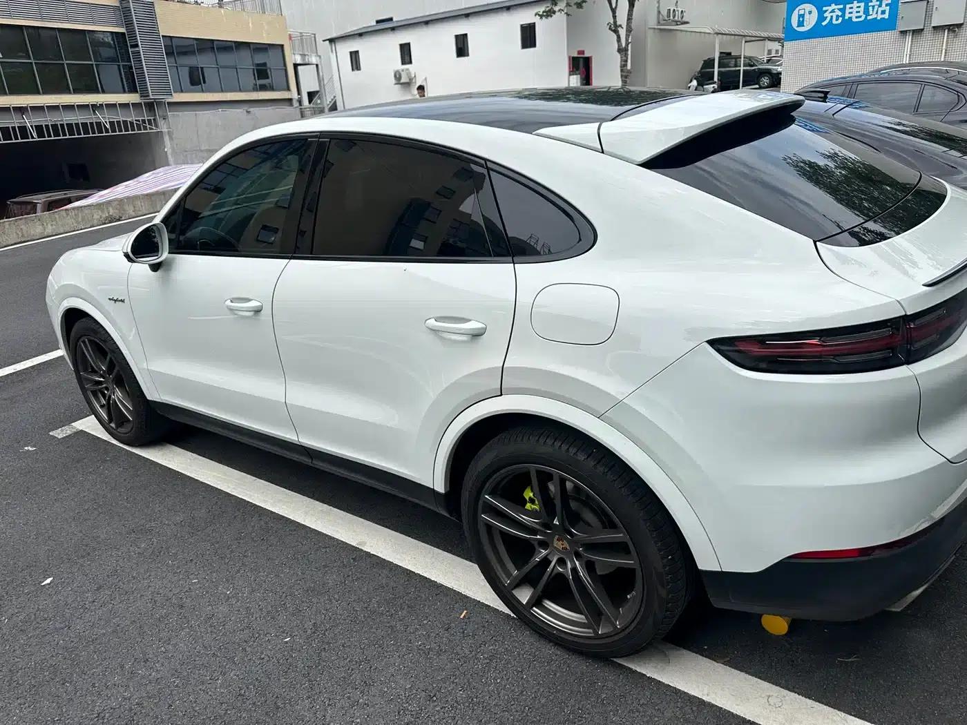 2023 Cayenne Coupé E-Hybrid 2.0T — миниатюра 4