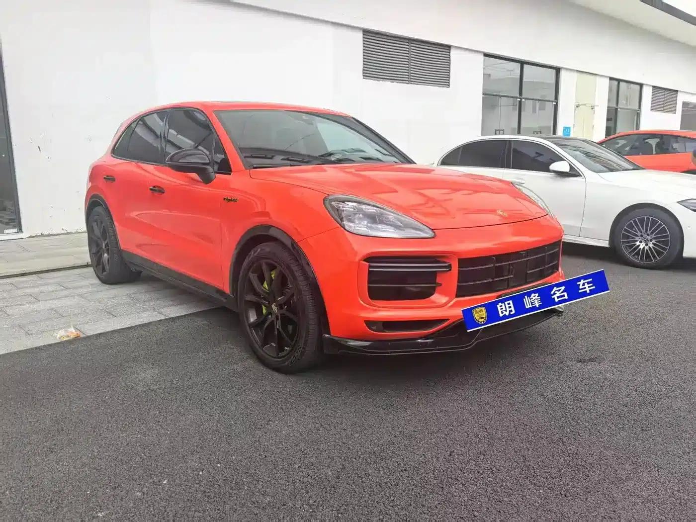 2023 Cayenne E-Hybrid 2.0T Platinum Edition — миниатюра 3