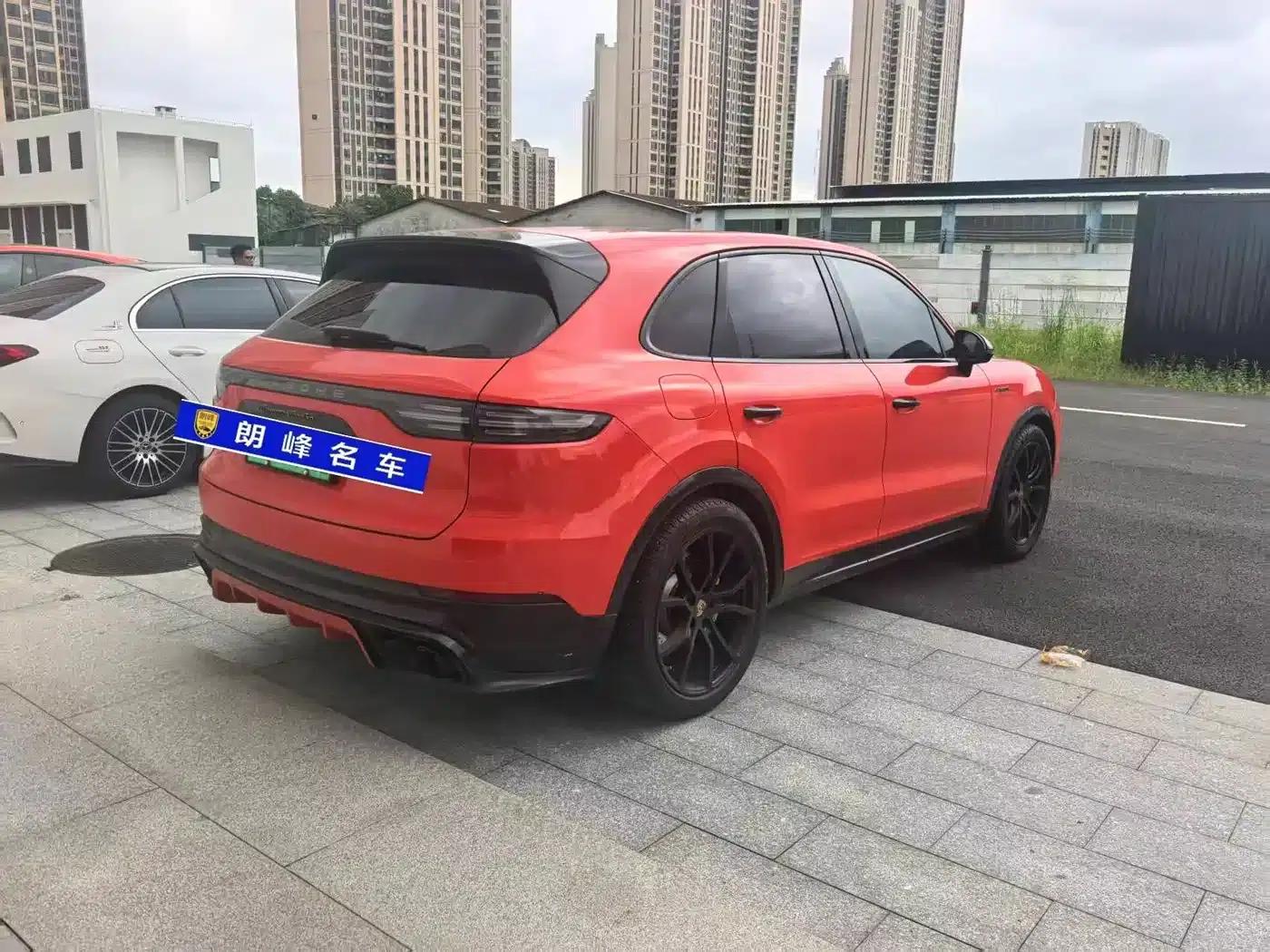 2023 Cayenne E-Hybrid 2.0T Platinum Edition — миниатюра 4