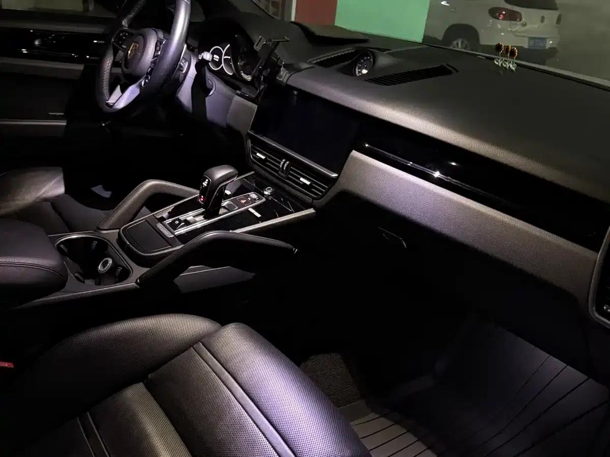 2019 Cayenne E-Hybrid 2.0T — миниатюра 3